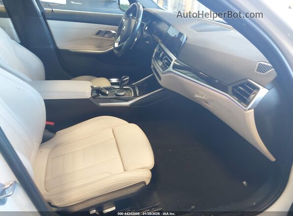 3MW5R7J01N8C57424 2022 BMW 3 SERIES White Vista interior delantera