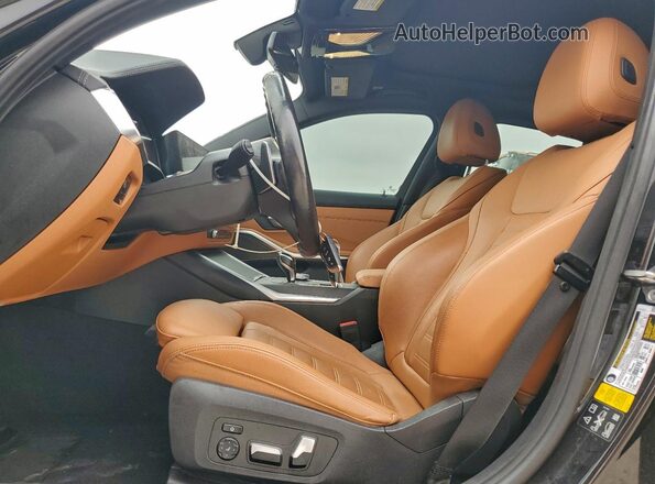 3MW5U9J01M8C17871 2021 BMW M3 Black Widok wnętrza z przodu
