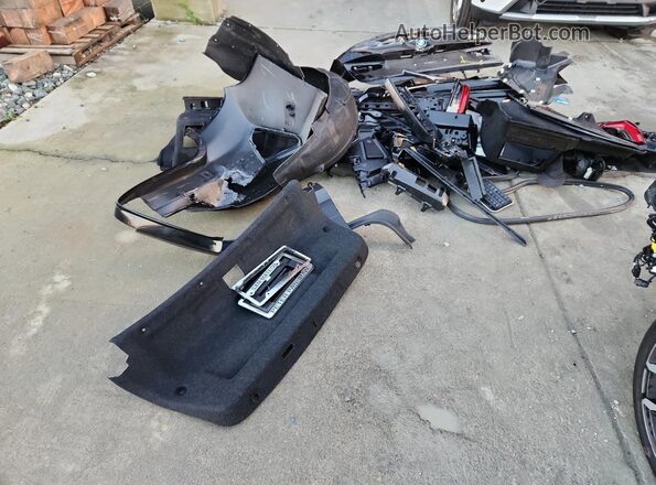 3MW69CW05S8F76293 2025 BMW 3 SERIES Black ძრავის განყოფილების ხედი