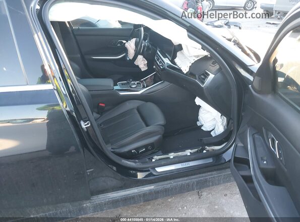 3MW69FF01R8E19632 2024 BMW 3 SERIES Black Widok wnętrza z przodu