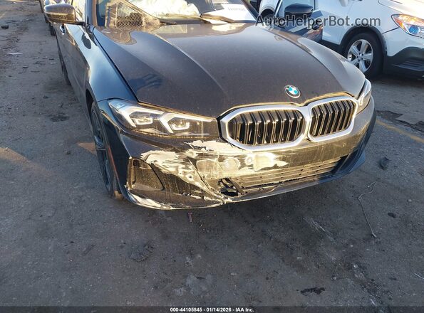 3MW69FF01R8E19632 2024 BMW 3 SERIES Black Widok z przodu
