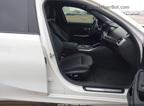 3MW69FF04P8D46494 2023 BMW 3 SERIES White Вид салону спереду