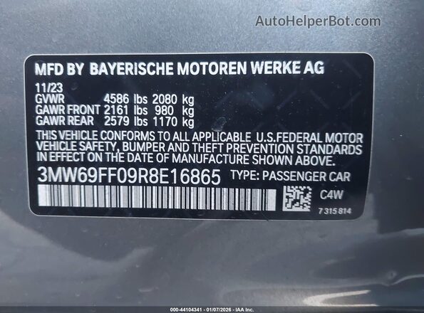 3MW69FF09R8E16865 2024 BMW 3 SERIES Gray Vista del compartimento del motor