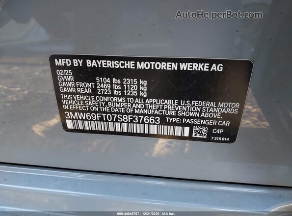 3MW69FT07S8F37663 2025 BMW M3 Gray Vista del compartimento del motor