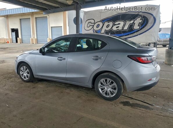 3MYDLBYV1LY707074 2020 TOYOTA YARIS Silver Задня ліва чверть