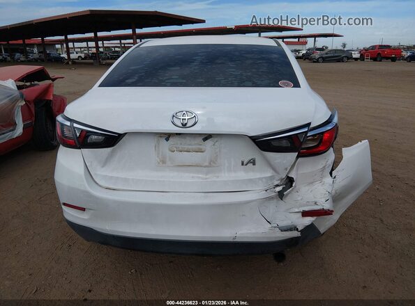 3MYDLBYV2HY184655 2017 TOYOTA YARIS IA White 