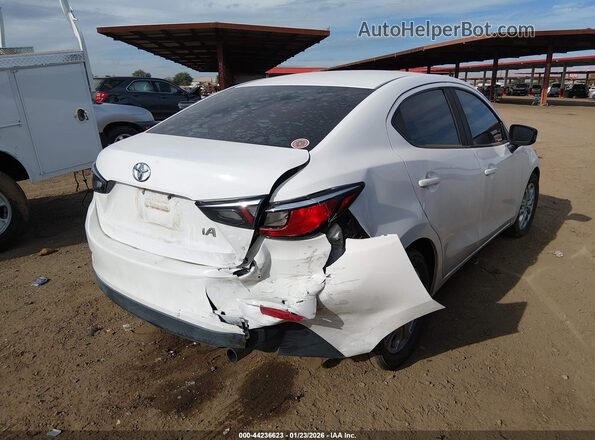 3MYDLBYV2HY184655 2017 TOYOTA YARIS IA White 
