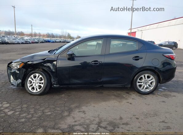 3MYDLBYV2JY301933 2018 TOYOTA YARIS IA Черный Панорамный вид салона 360°
