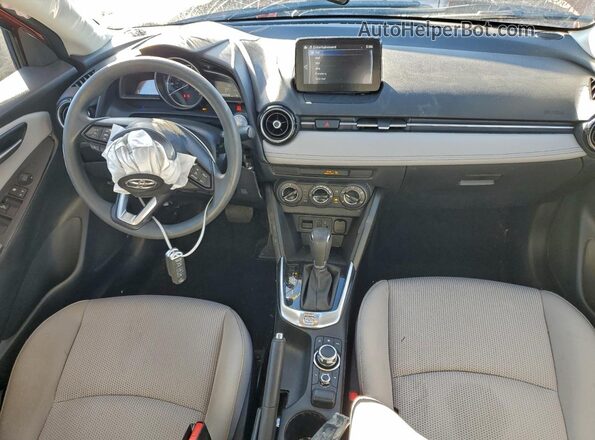3MYDLBYV2LY711960 2020 TOYOTA YARIS Red Առջևի վահանակի տեսք