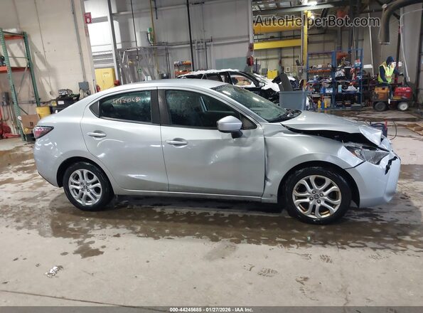 3MYDLBYV4JY331354 2018 TOYOTA YARIS IA Silver 