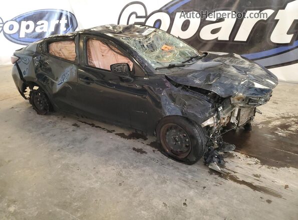 3MYDLBYV4LY705688 2020 TOYOTA YARIS Black Przód prawy