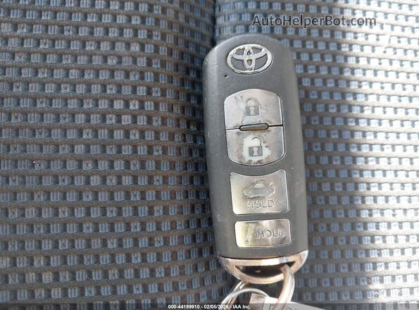3MYDLBYV5HY171530 2017 TOYOTA YARIS IA Blue Առջևի վահանակի տեսք