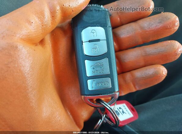 3MYDLBYV6HY173027 2017 TOYOTA YARIS IA Gray Widok deski rozdzielczej