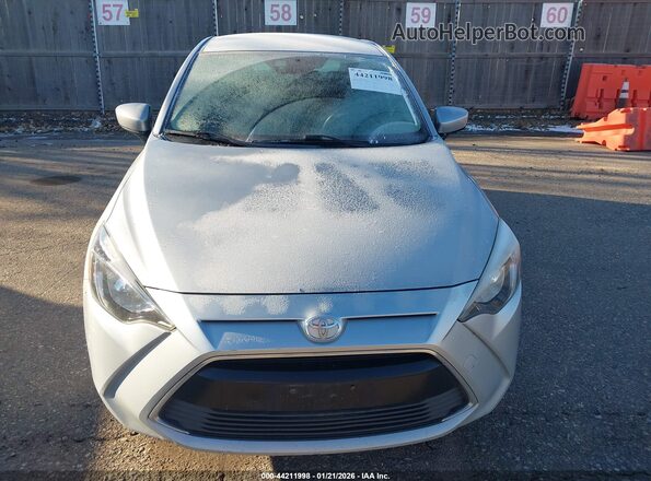 3MYDLBYV6HY173027 2017 TOYOTA YARIS IA Gray Widok zestawu wskaźników