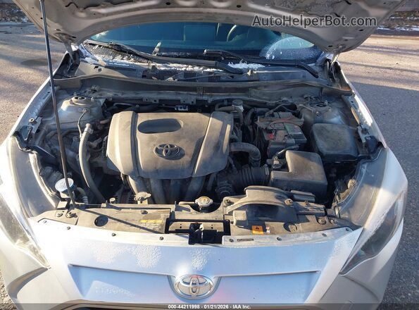 3MYDLBYV6HY173027 2017 TOYOTA YARIS IA Gray Widok z tyłu