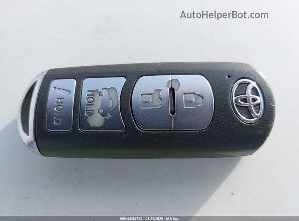 3MYDLBYV6HY182729 2017 TOYOTA YARIS IA White 