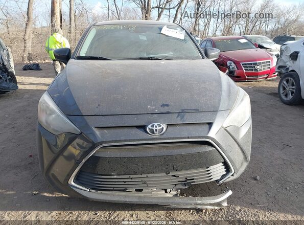 3MYDLBYV7JY302950 2018 TOYOTA YARIS IA Серый Вид щитка приборов