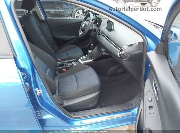 3MYDLBYV8JY320387 2018 TOYOTA YARIS IA Blue წინა სალონის ხედი