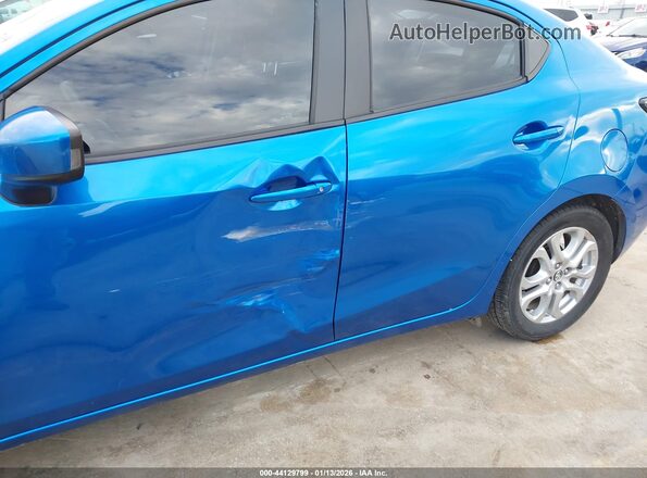 3MYDLBYV8JY320387 2018 TOYOTA YARIS IA Blue წინა ხედი