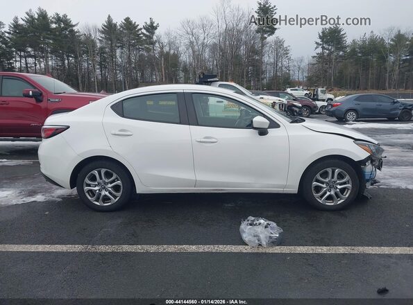 3MYDLBYV8JY332894 2018 TOYOTA YARIS IA Белый 
