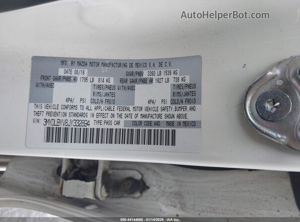 3MYDLBYV8JY332894 2018 TOYOTA YARIS IA Белый 
