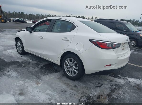 3MYDLBYV8JY332894 2018 TOYOTA YARIS IA Белый 