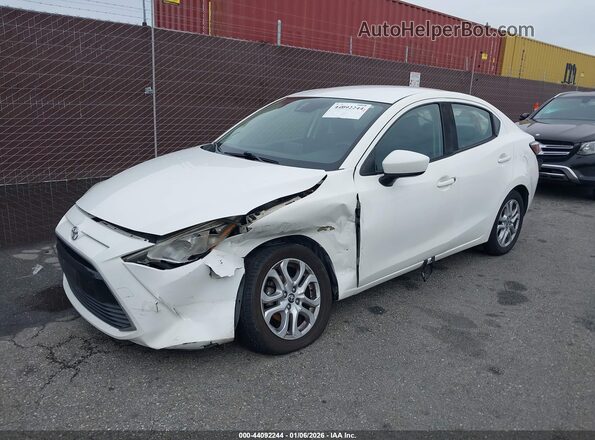 3MYDLBYV9JY307728 2018 TOYOTA YARIS IA White 