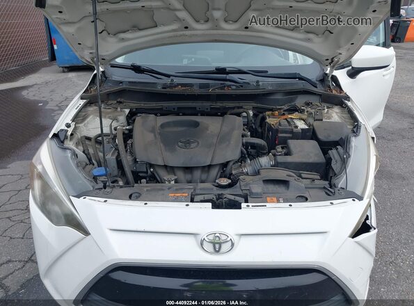 3MYDLBYV9JY307728 2018 TOYOTA YARIS IA White 