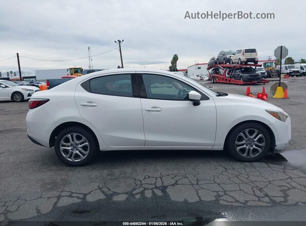 3MYDLBYV9JY307728 2018 TOYOTA YARIS IA White 
