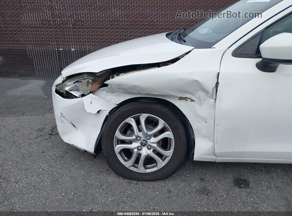 3MYDLBYV9JY307728 2018 TOYOTA YARIS IA White 