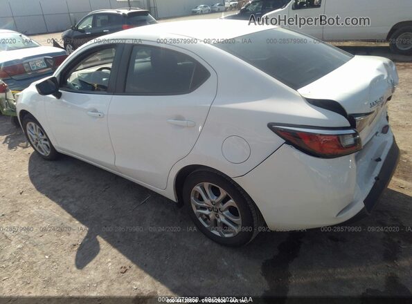 3MYDLBYVXHY157008 2017 TOYOTA YARIS IA White 