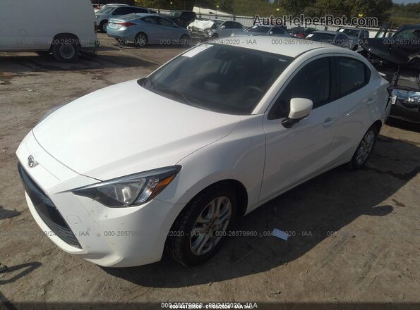 3MYDLBYVXHY157008 2017 TOYOTA YARIS IA White 