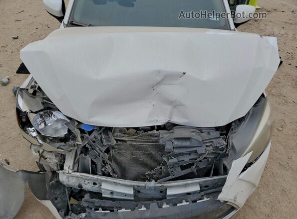 3MYDLBYVXHY165027 2017 TOYOTA YARIS White Widok wnętrza z tyłu