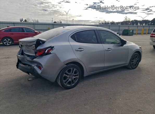 3MYDLBYVXLY709244 2020 TOYOTA YARIS Silver 