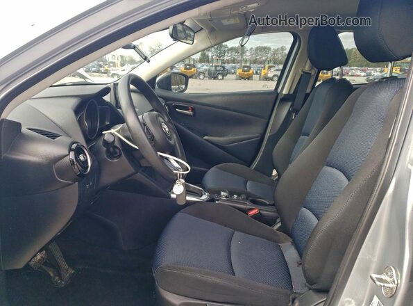 3MYDLBYVXLY709244 2020 TOYOTA YARIS Silver 