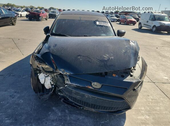 3MYDLBYVXLY711446 2020 TOYOTA YARIS Black Widok z przodu