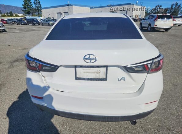 3MYDLBZV5GY130103 2016 TOYOTA SCION Белый Вид сзади