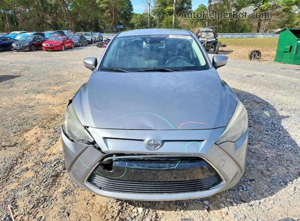 3MYDLBZV9GY126121 2016 TOYOTA SCION Silver Vista frontal
