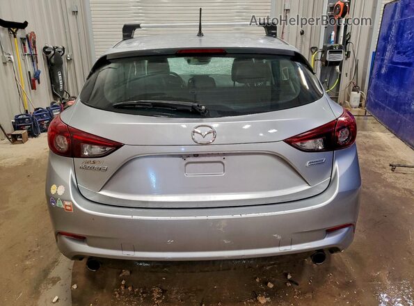 3MZBN1L34JM267787 2018 MAZDA 3 Silver Widok z tyłu