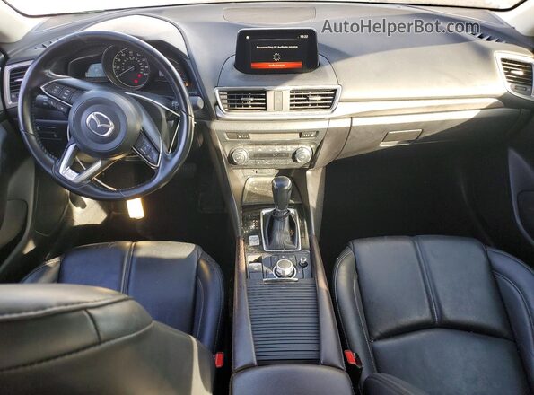 3MZBN1V37JM210027 2018 MAZDA 3 White Widok deski rozdzielczej