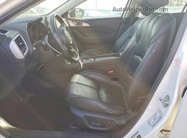 3MZBN1V37JM210027 2018 MAZDA 3 White Widok wnętrza z przodu