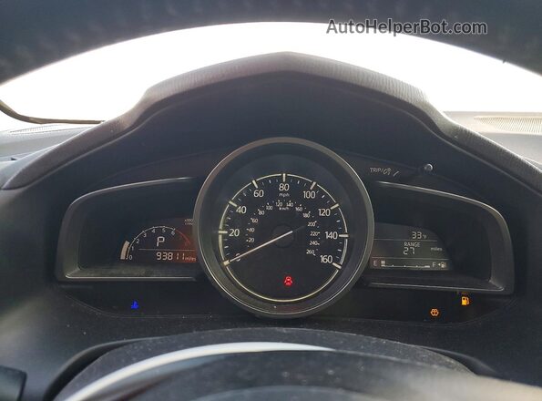 3MZBN1V37JM210027 2018 MAZDA 3 White Widok zestawu wskaźników