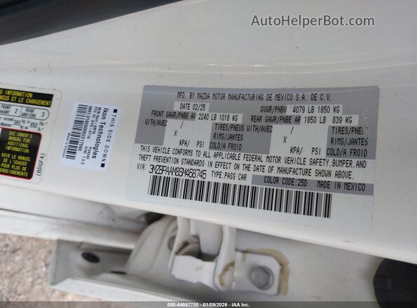 3MZBPAAM8SM468745 2025 MAZDA 3 White 