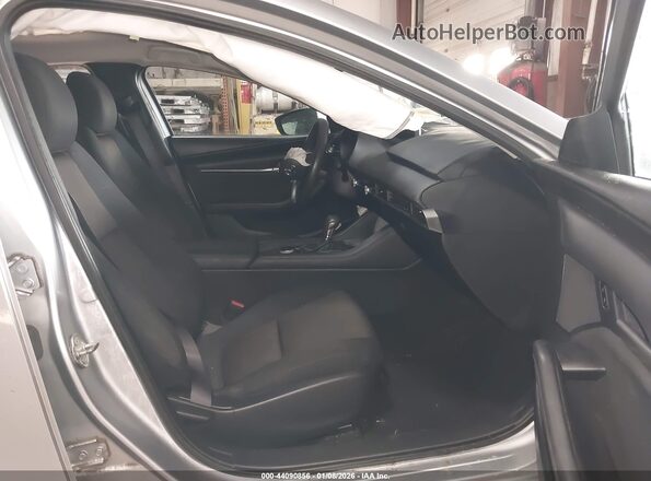 3MZBPABL8KM113211 2019 MAZDA 3 Silver Front interior view