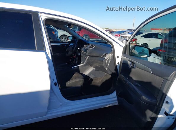 3N1AB7AP1JY304287 2018 NISSAN SENTRA White Вид салону спереду