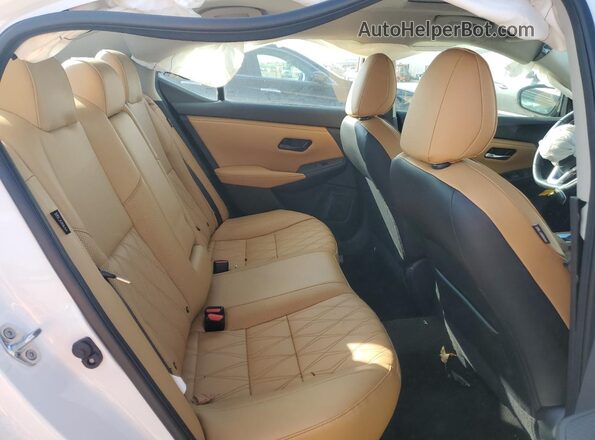 3N1AB8CV9RY319116 2024 NISSAN SENTRA White უკანა სავარძლების ხედი