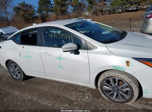 3N1CN8EV2LL854225 2020 NISSAN VERSA Белый Вид спереди