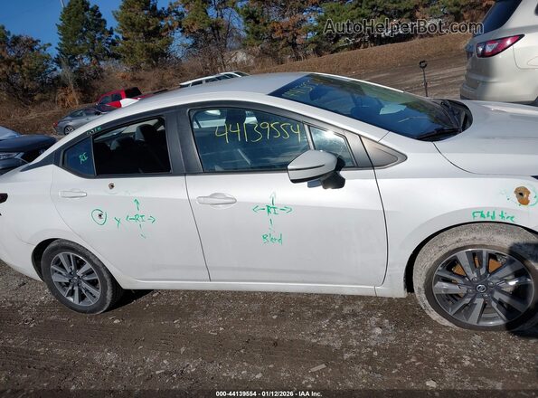 3N1CN8EV2LL854225 2020 NISSAN VERSA Белый Вид задней части салона