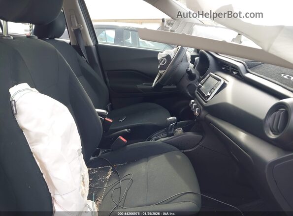 3N1CP5BV1RL494550 2024 NISSAN KICKS Gray Front interior view