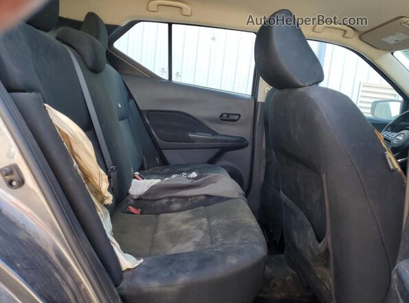 3N1CP5BV8RL494755 2024 NISSAN KICKS Gray Widok wnętrza z tyłu
